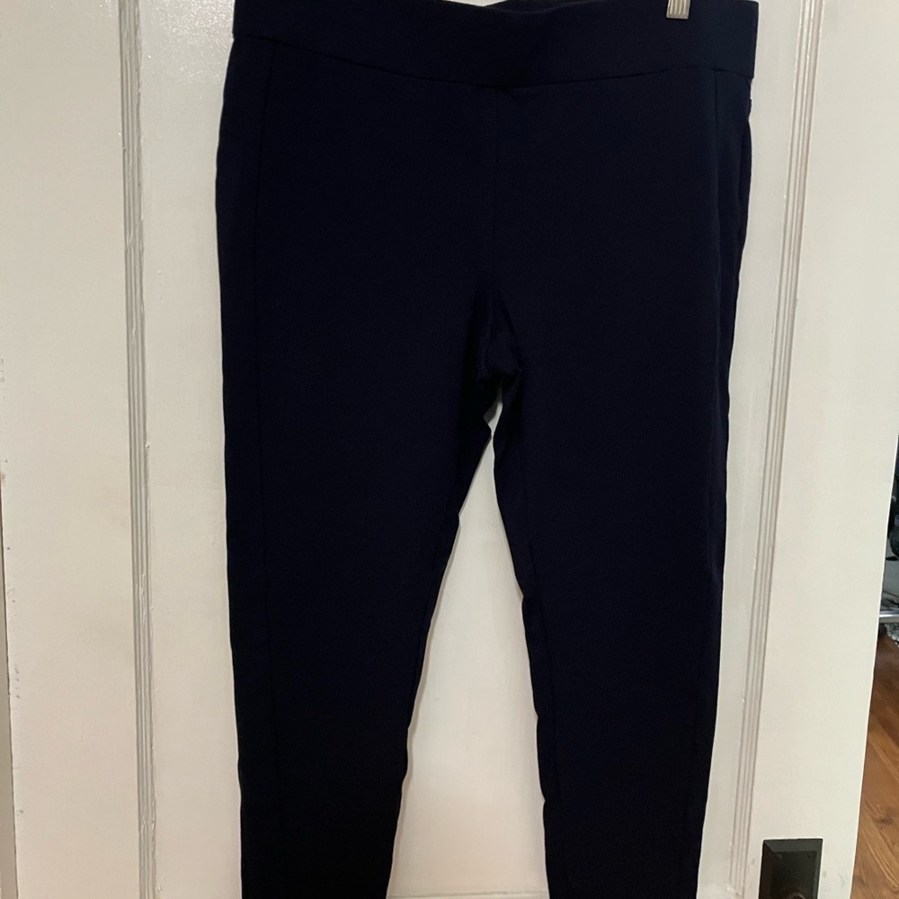LOFT Women’s Navy Capris size L